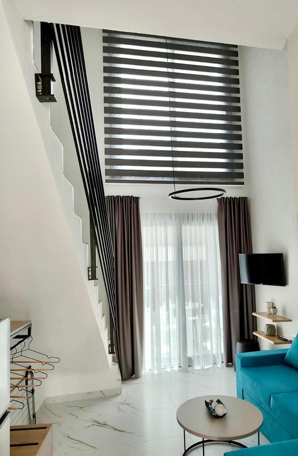 Four Shades Luxury Suites Сарти Екстериор снимка
