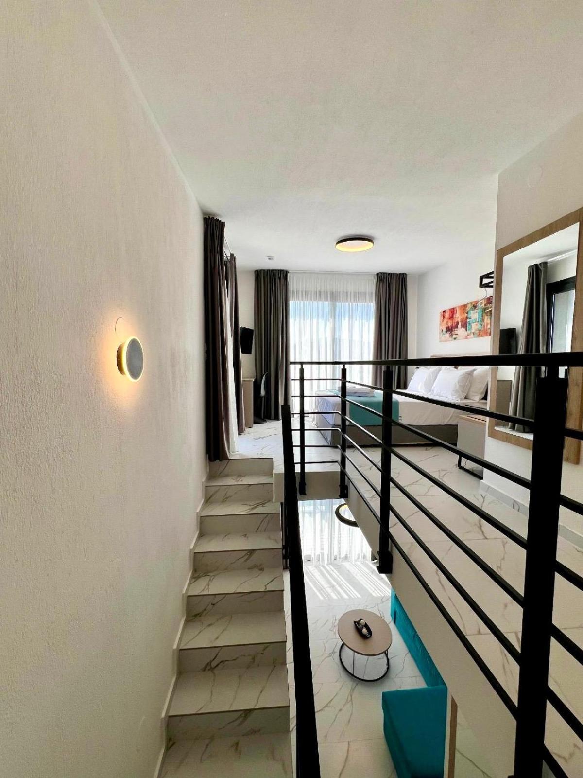 Four Shades Luxury Suites Сарти Екстериор снимка