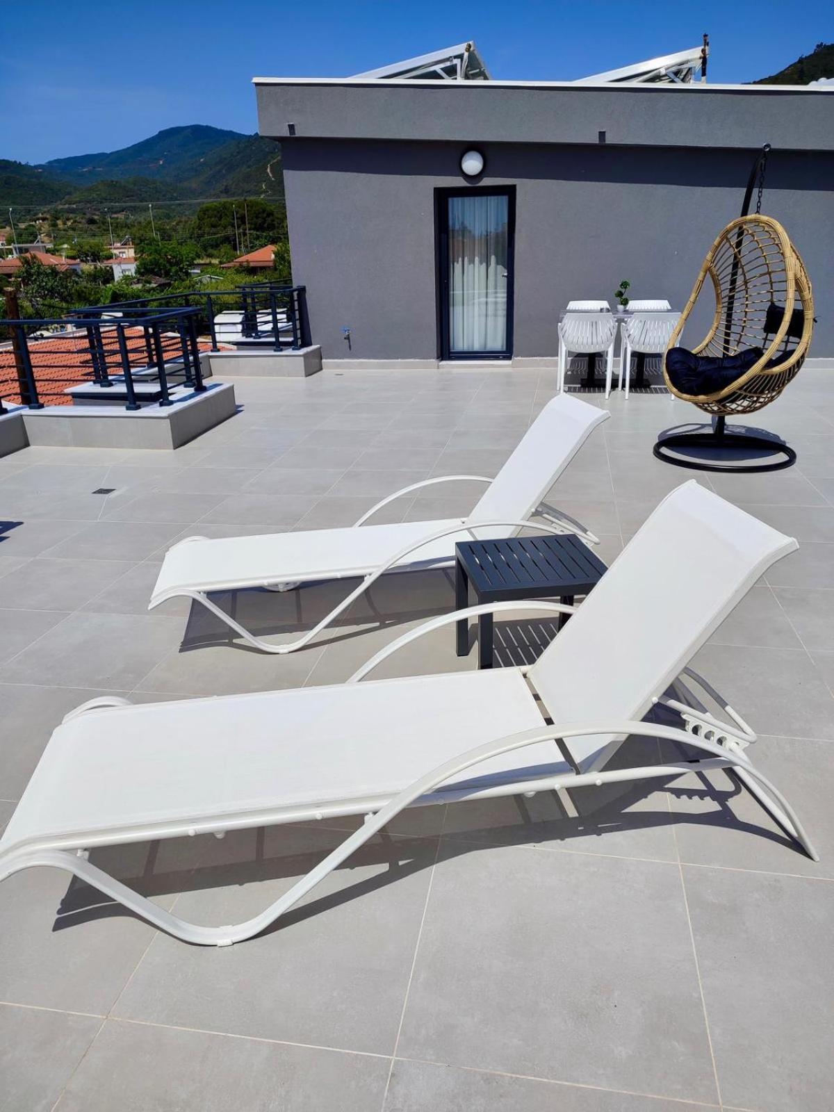 Four Shades Luxury Suites Сарти Екстериор снимка