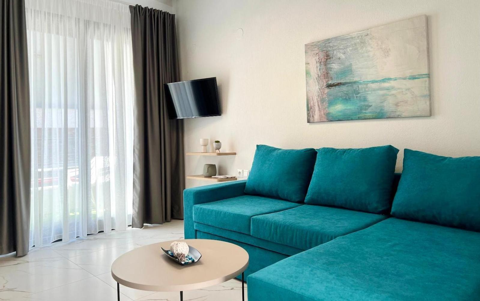 Four Shades Luxury Suites Сарти Екстериор снимка