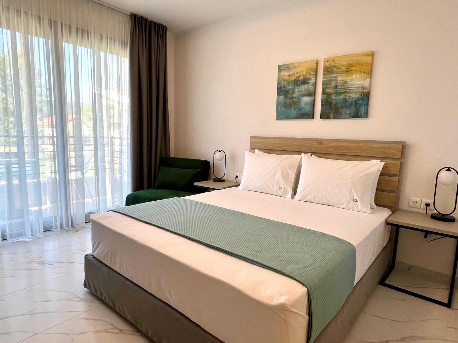 Four Shades Luxury Suites Сарти Екстериор снимка