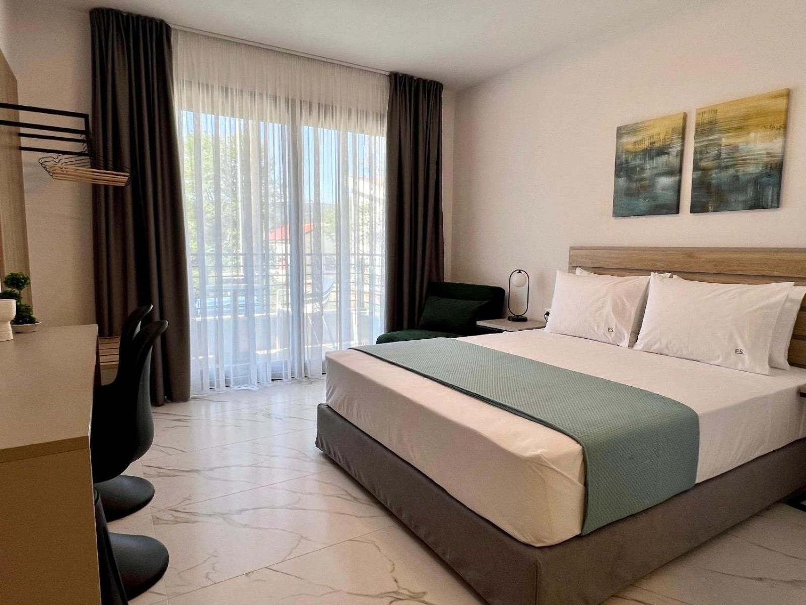 Four Shades Luxury Suites Сарти Екстериор снимка