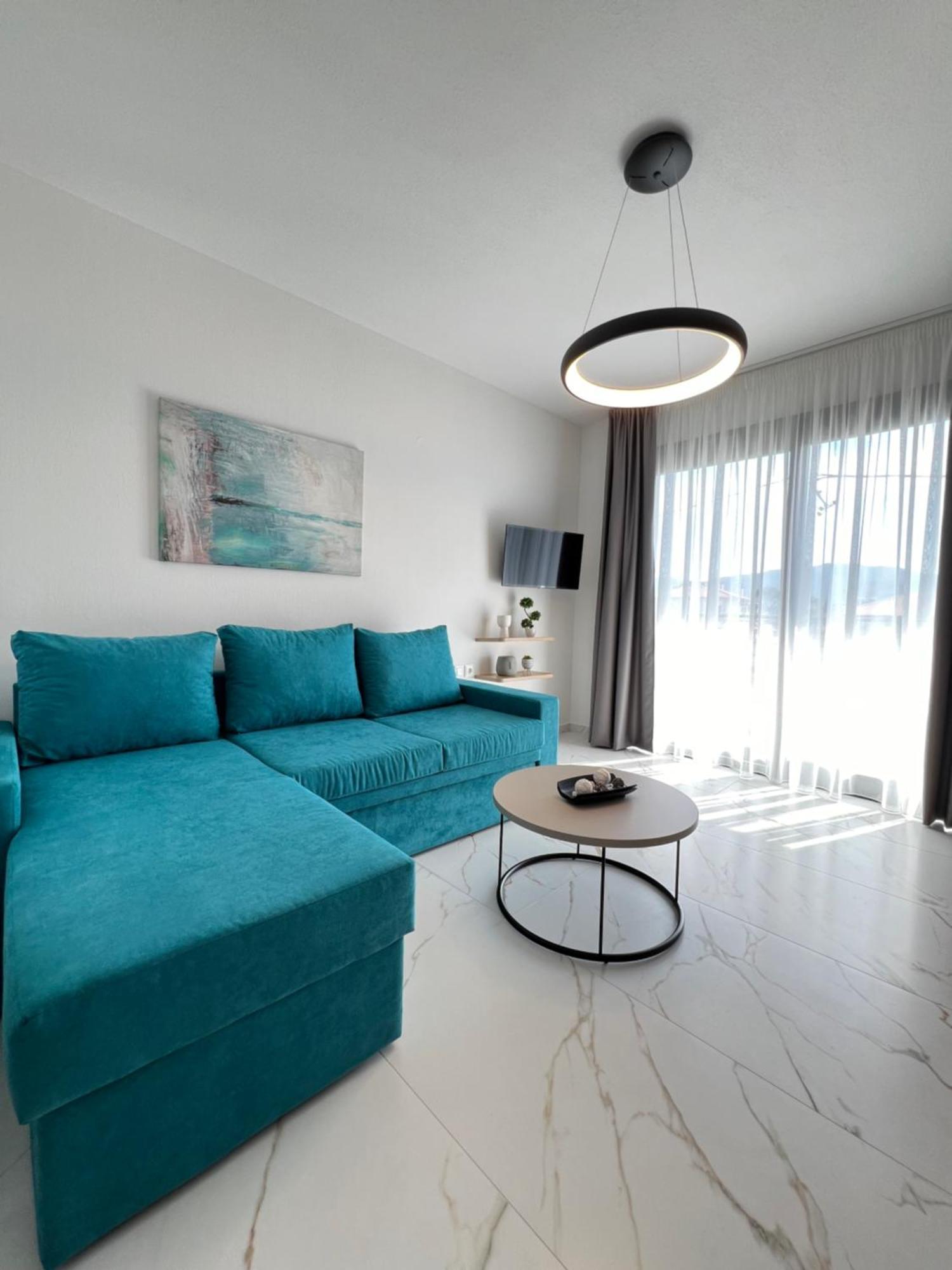 Four Shades Luxury Suites Сарти Екстериор снимка