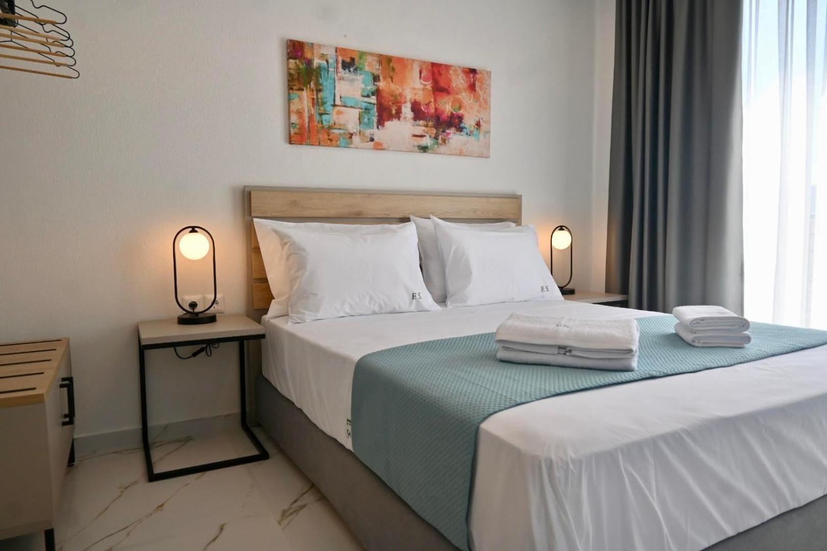 Four Shades Luxury Suites Сарти Екстериор снимка