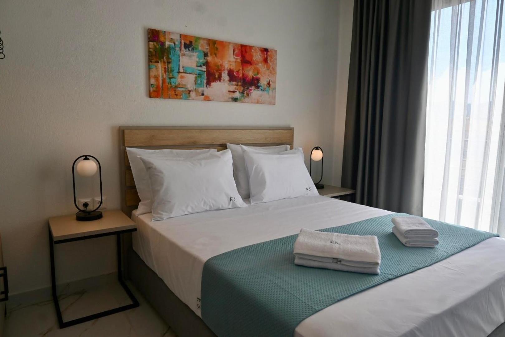 Four Shades Luxury Suites Сарти Екстериор снимка