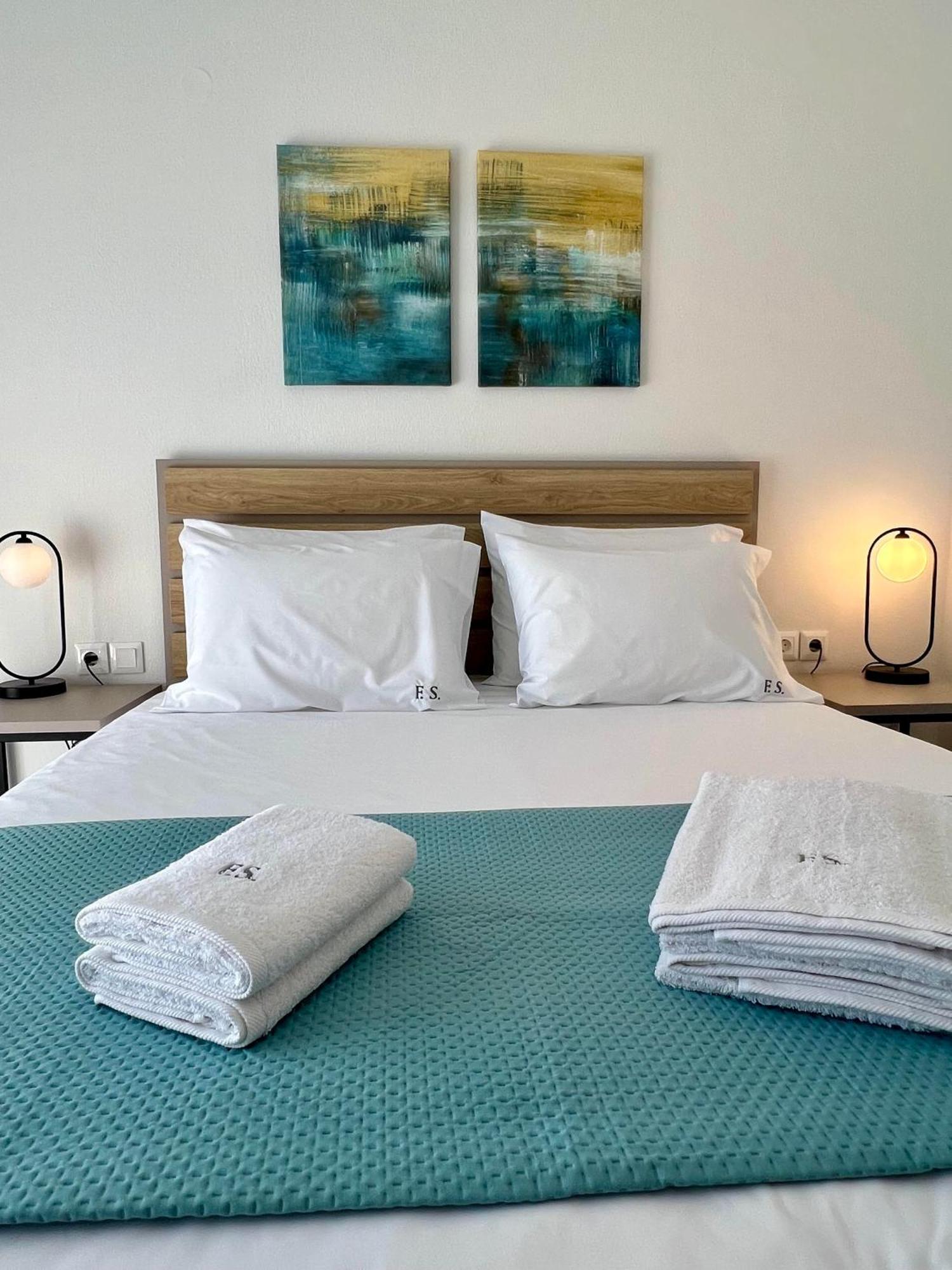 Four Shades Luxury Suites Сарти Екстериор снимка